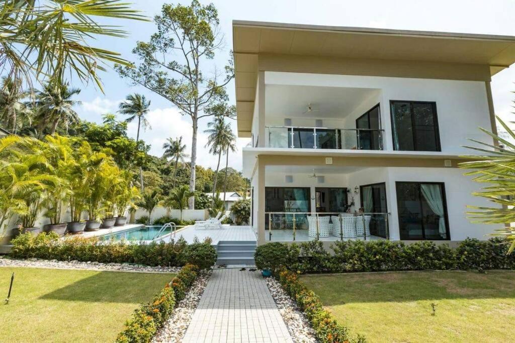 AFRICA 3br VILLA NEAR THE BEACH – Koh Phangan